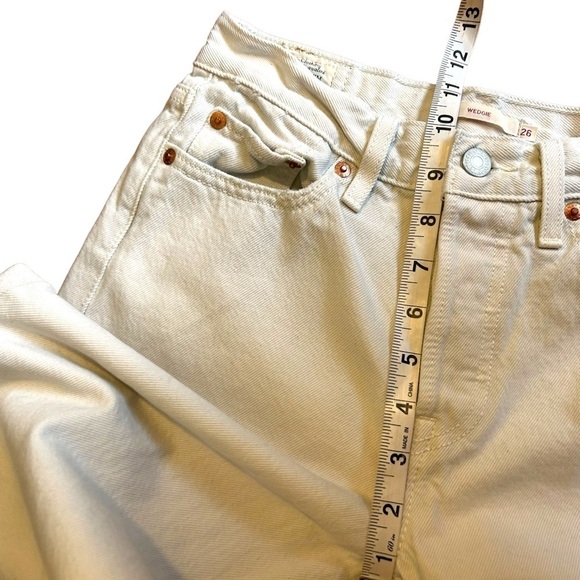 Levi's Wedgie Icon Fit in Neutral Ground - Picture 15 of 16